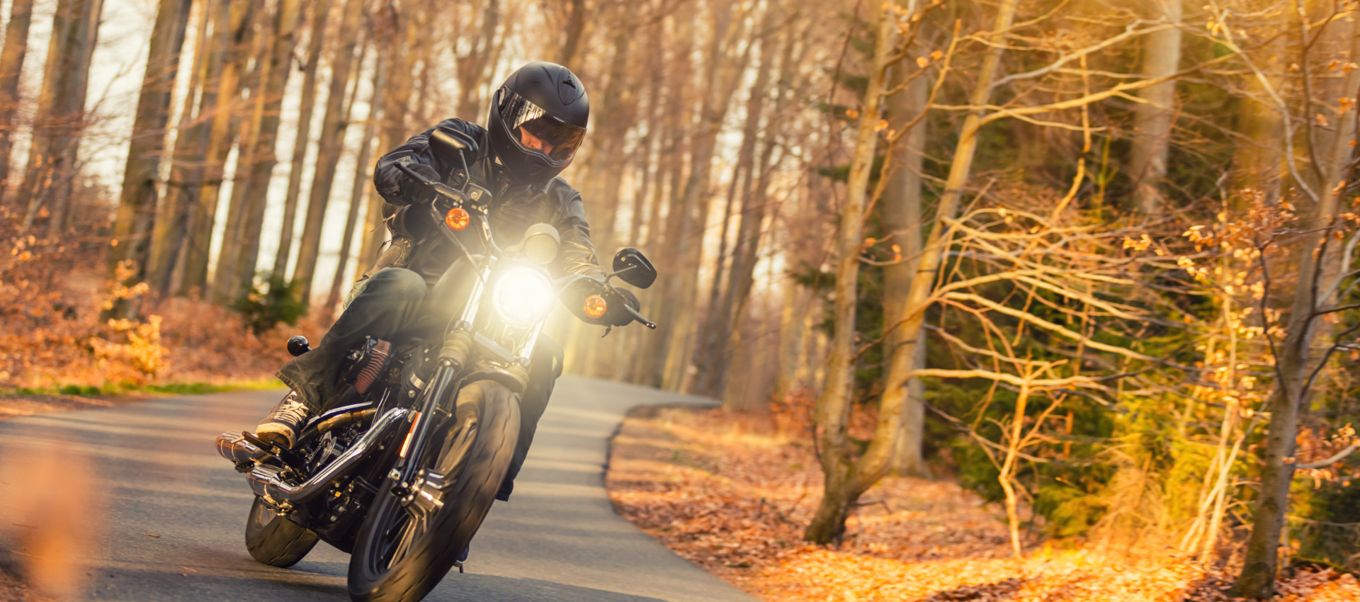 Herbstanfang mit PS: Die goldene Jahreszeit für Motorradprüfungen
